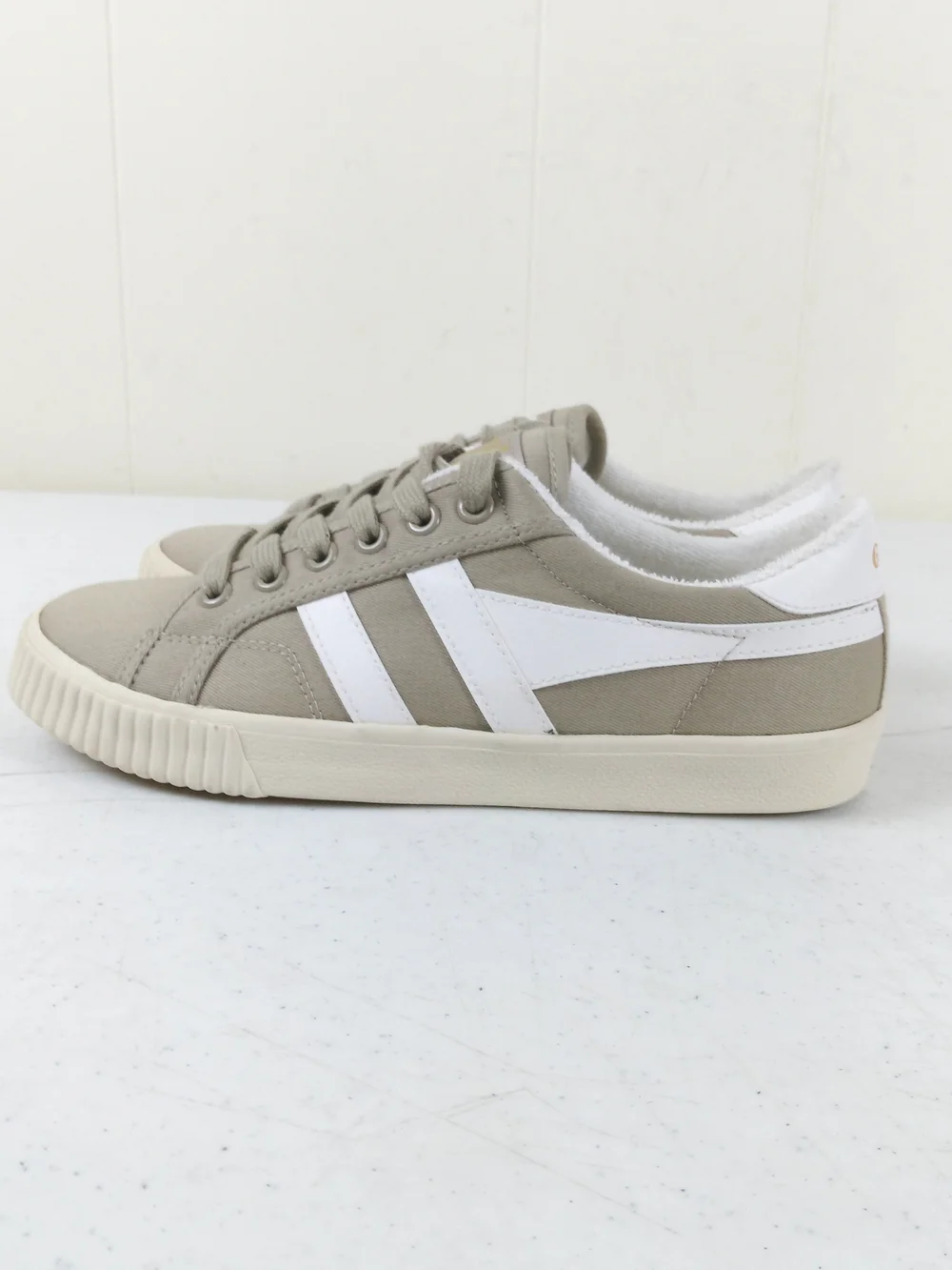 Gola Womens Tennis Mark Cox Sneakers Bone with White Stripes Size 7 Lace Up
